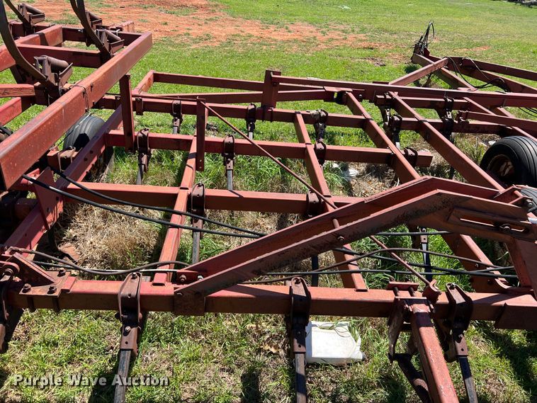 image for item DR5551 International  field cultivator