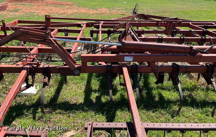 image for item DR5551 International  field cultivator