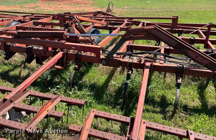 image for item DR5551 International  field cultivator