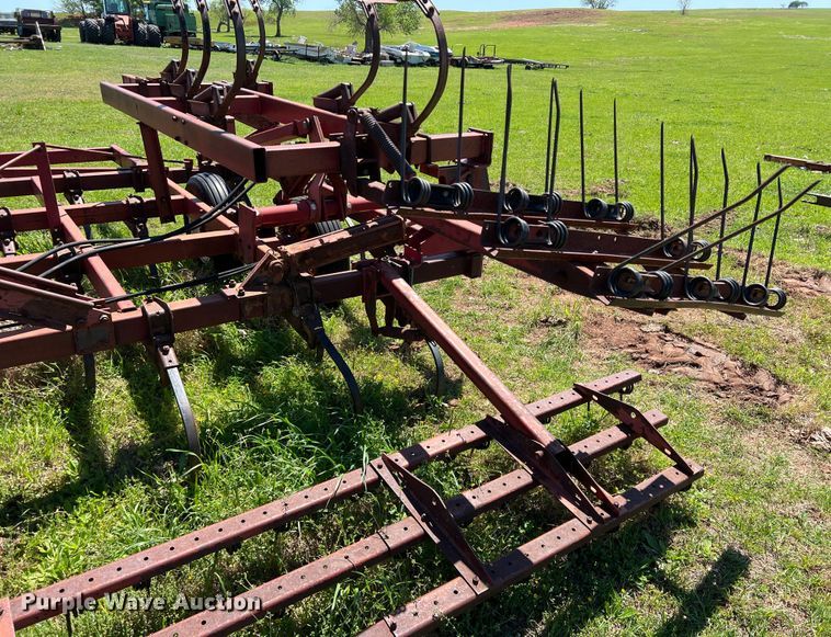 image for item DR5551 International  field cultivator