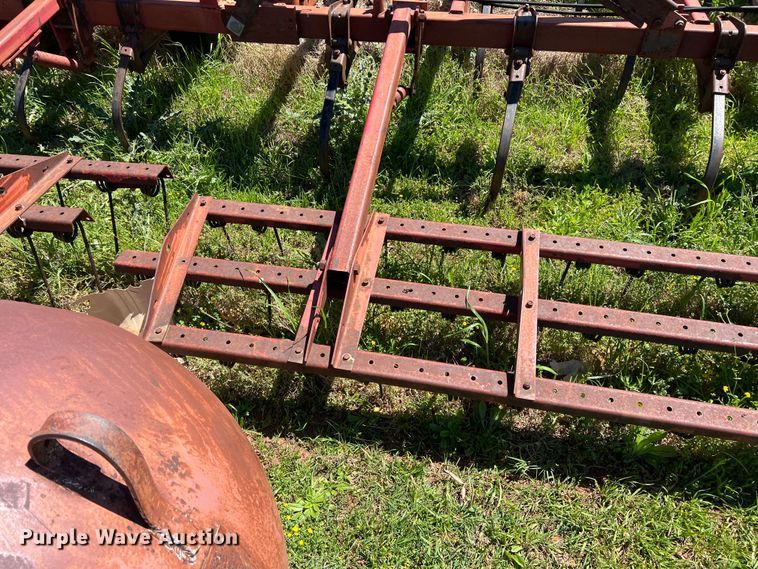 image for item DR5551 International  field cultivator