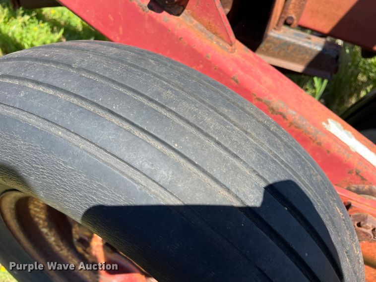 image for item DR5551 International  field cultivator