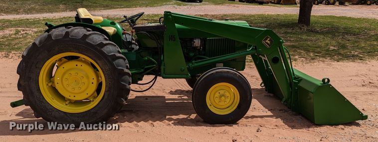 image for item DR6927 1979 John Deere 2040  tractor