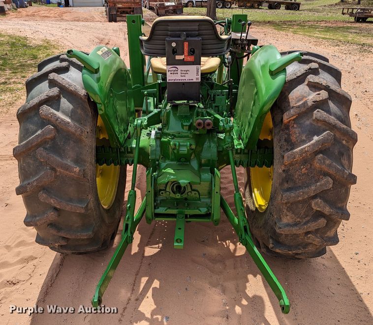 image for item DR6927 1979 John Deere 2040  tractor