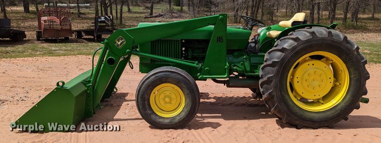 image for item DR6927 1979 John Deere 2040  tractor