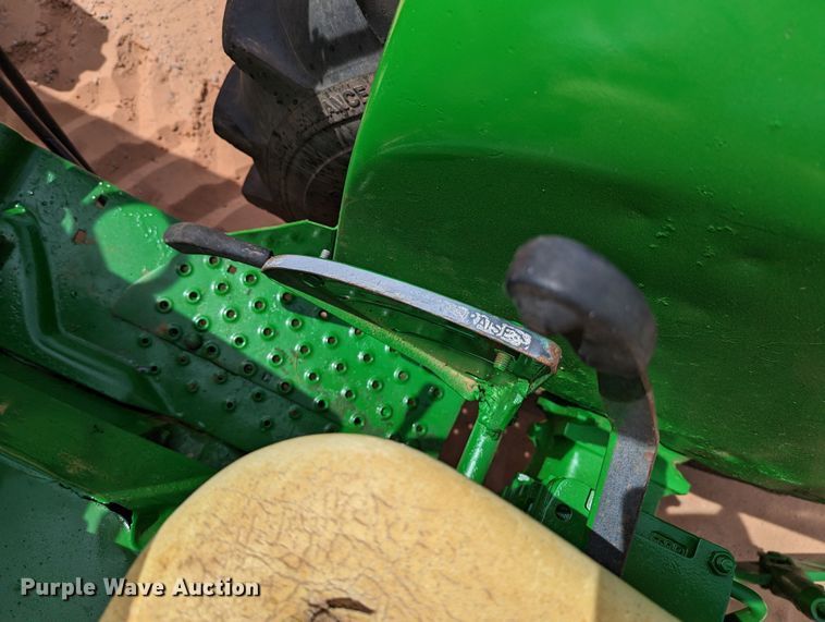 image for item DR6927 1979 John Deere 2040  tractor