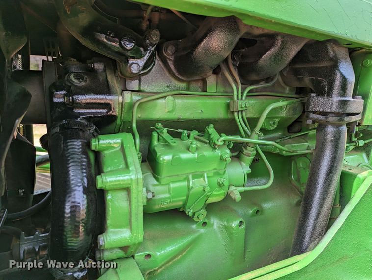 image for item DR6927 1979 John Deere 2040  tractor