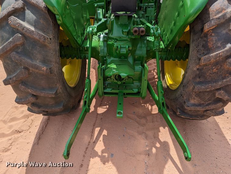 image for item DR6927 1979 John Deere 2040  tractor