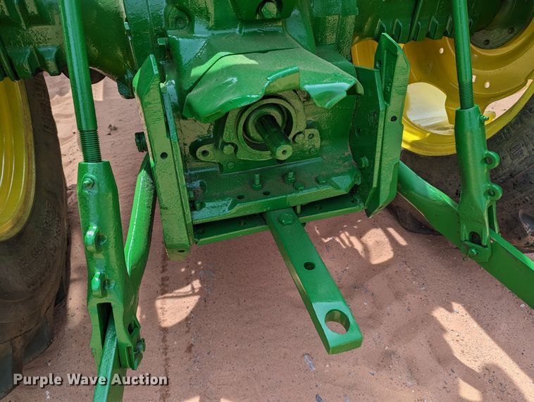 image for item DR6927 1979 John Deere 2040  tractor