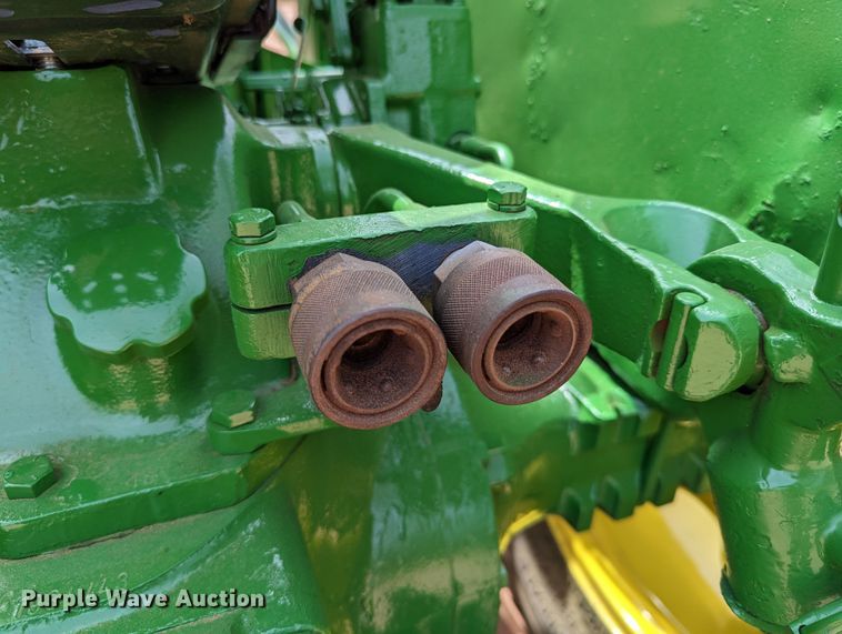 image for item DR6927 1979 John Deere 2040  tractor