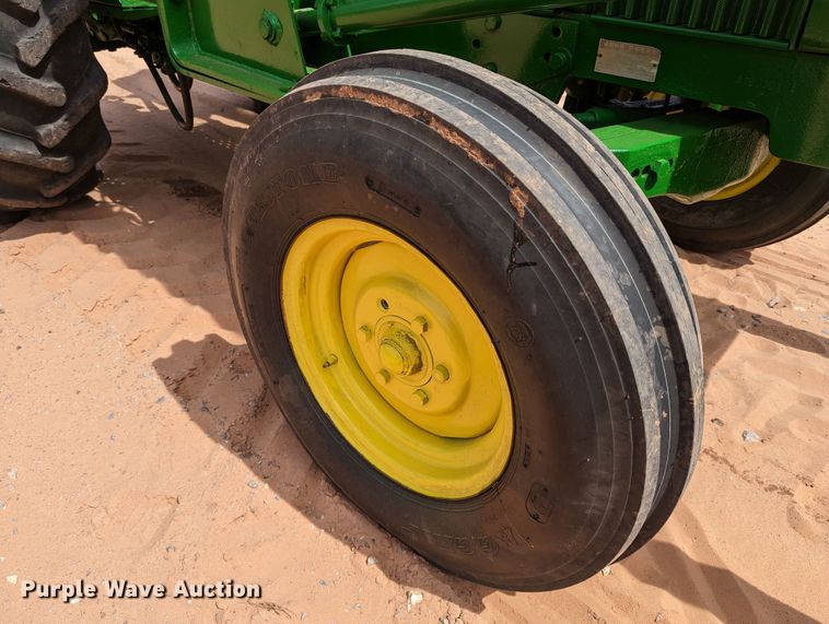 image for item DR6927 1979 John Deere 2040  tractor