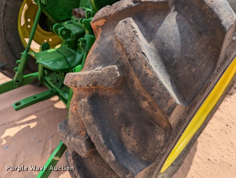 image for item DR6927 1979 John Deere 2040  tractor