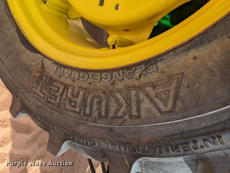 image for item DR6927 1979 John Deere 2040  tractor