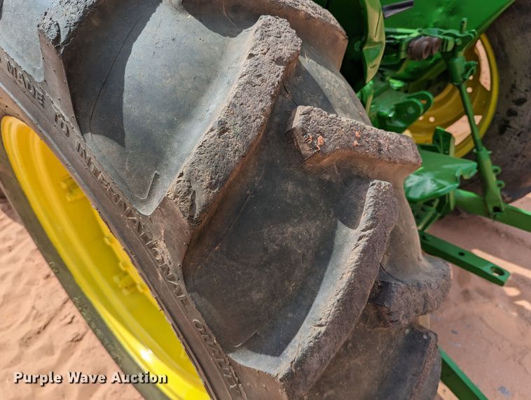 image for item DR6927 1979 John Deere 2040  tractor