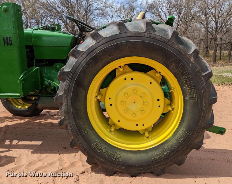 image for item DR6927 1979 John Deere 2040  tractor