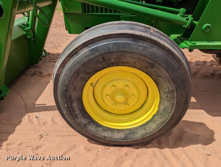 image for item DR6927 1979 John Deere 2040  tractor