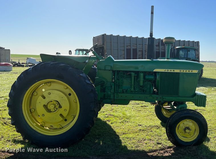 image for item DS2865 1963 John Deere 4010  tractor
