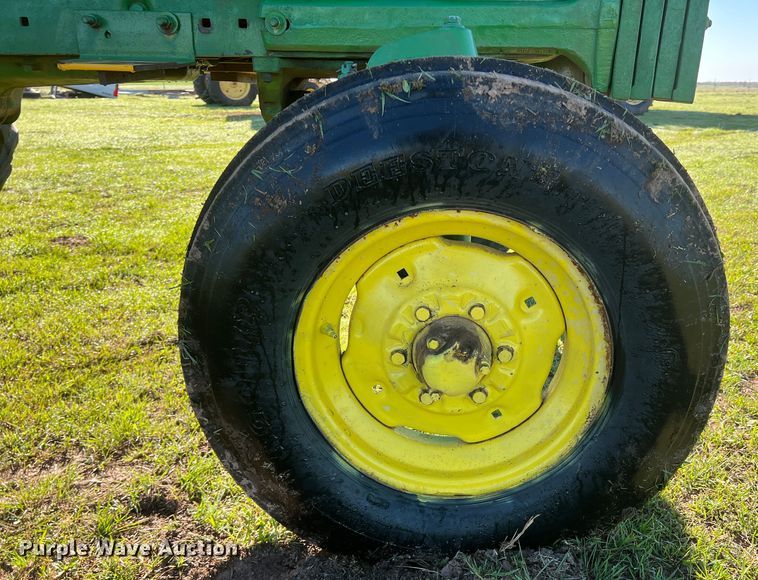 image for item DS2865 1963 John Deere 4010  tractor