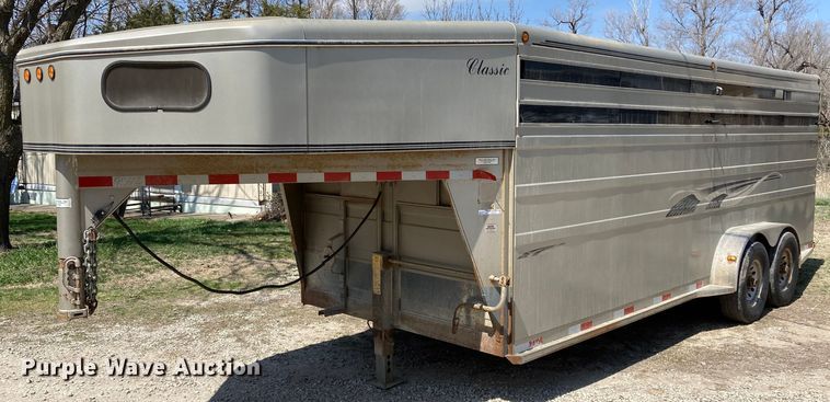 image for item HN9837 2002 Titan Gooseneck 1R9578  livestock trailer