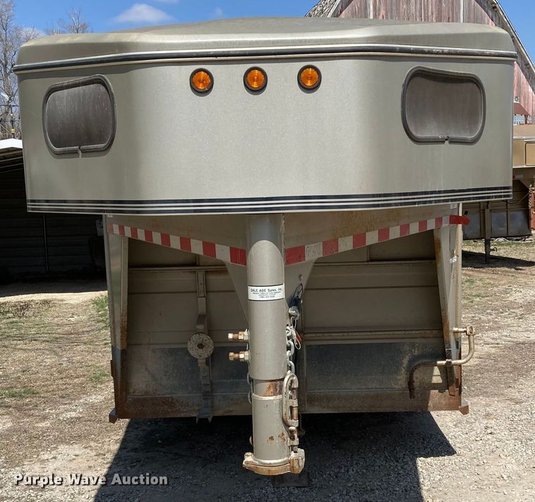 image for item HN9837 2002 Titan Gooseneck 1R9578  livestock trailer