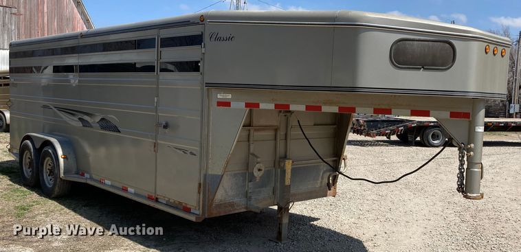 image for item HN9837 2002 Titan Gooseneck 1R9578  livestock trailer