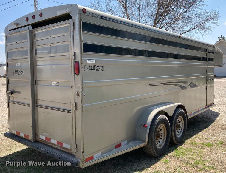 image for item HN9837 2002 Titan Gooseneck 1R9578  livestock trailer