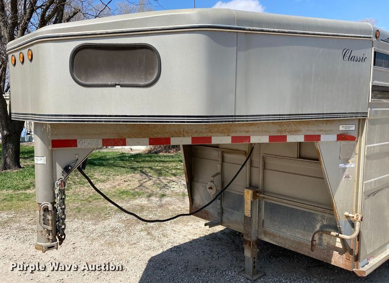 image for item HN9837 2002 Titan Gooseneck 1R9578  livestock trailer