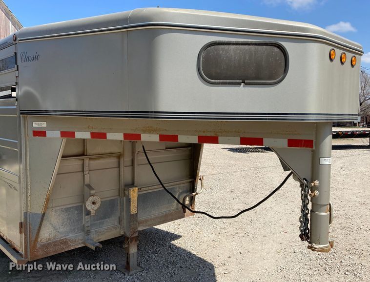 image for item HN9837 2002 Titan Gooseneck 1R9578  livestock trailer