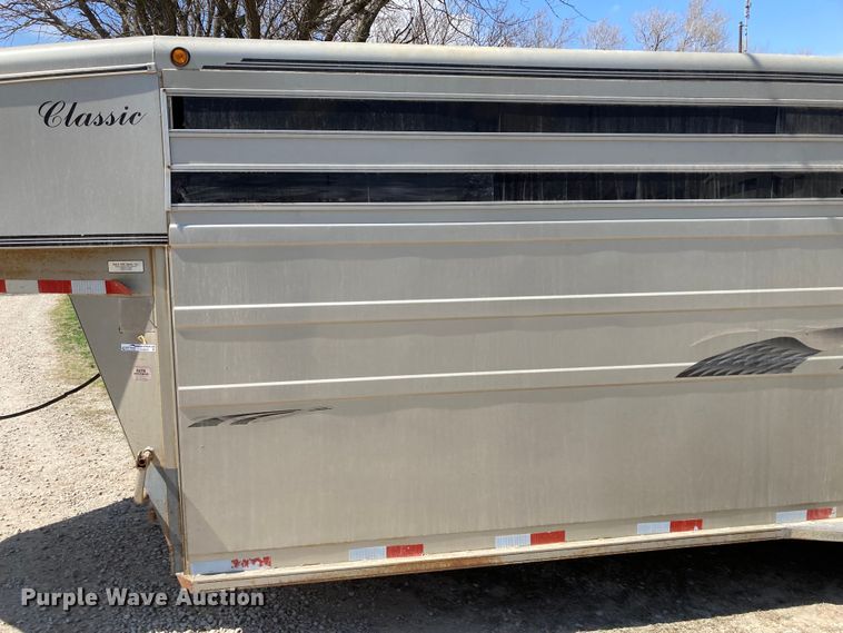 image for item HN9837 2002 Titan Gooseneck 1R9578  livestock trailer