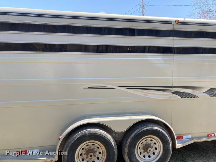 image for item HN9837 2002 Titan Gooseneck 1R9578  livestock trailer
