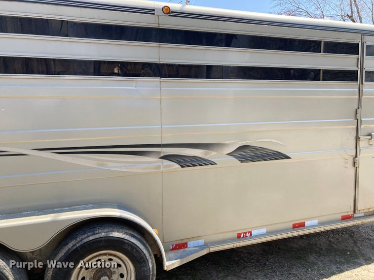 image for item HN9837 2002 Titan Gooseneck 1R9578  livestock trailer