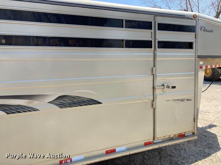 image for item HN9837 2002 Titan Gooseneck 1R9578  livestock trailer
