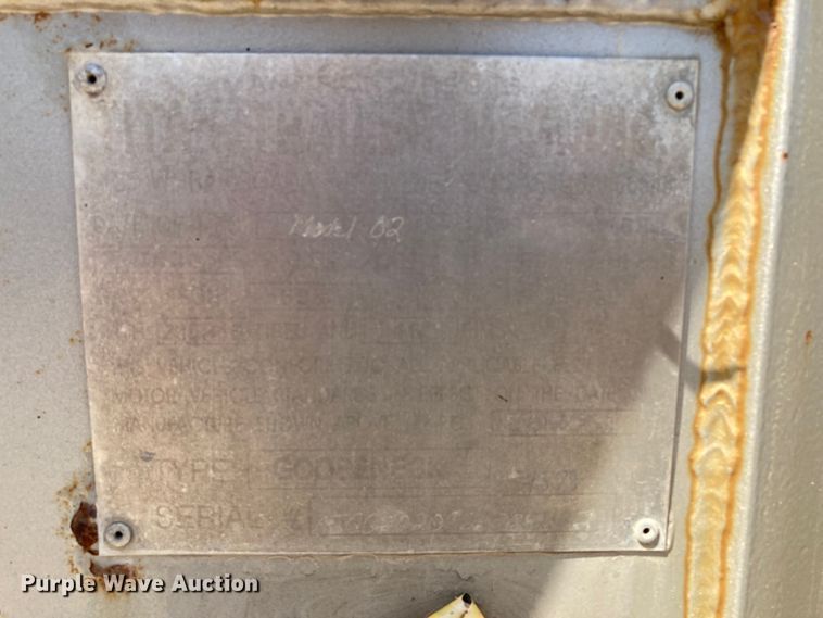 image for item HN9837 2002 Titan Gooseneck 1R9578  livestock trailer