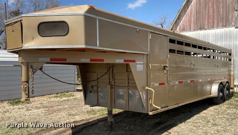 image for item HN9838 1996 Titan 1R3217  livestock trailer