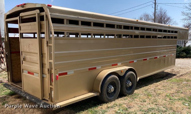 image for item HN9838 1996 Titan 1R3217  livestock trailer