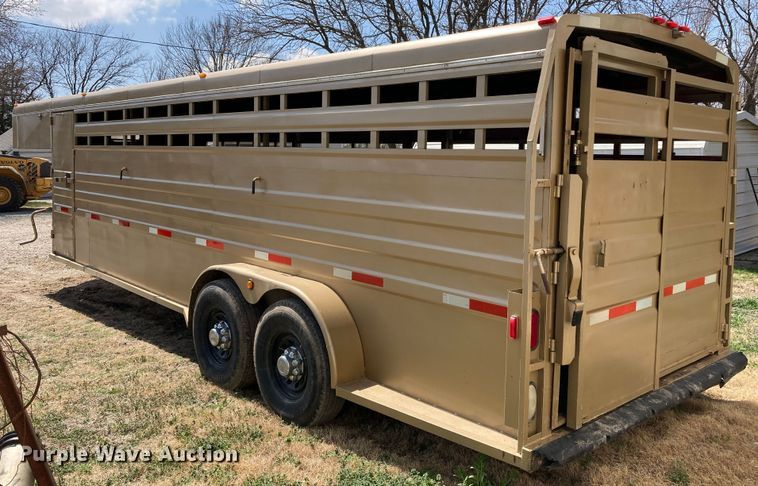 image for item HN9838 1996 Titan 1R3217  livestock trailer