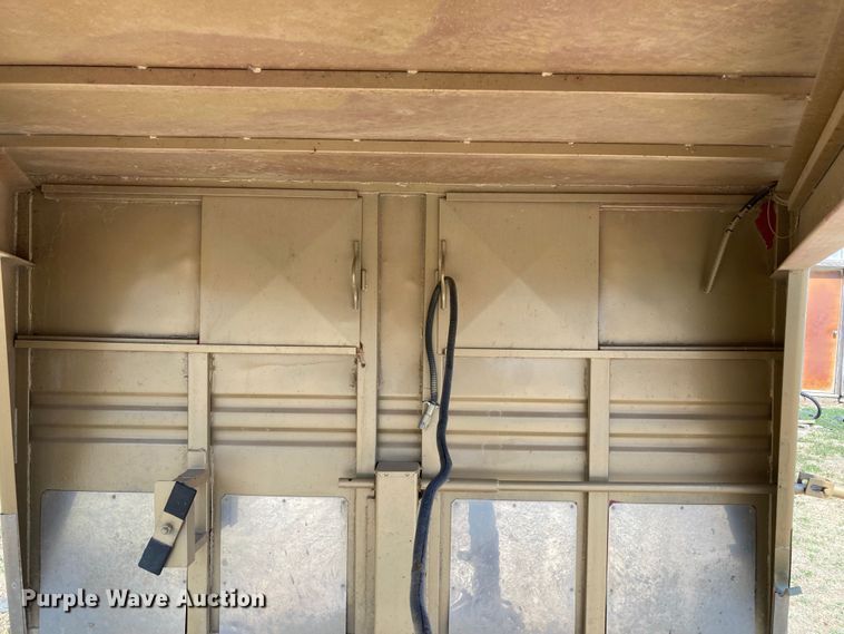 image for item HN9838 1996 Titan 1R3217  livestock trailer