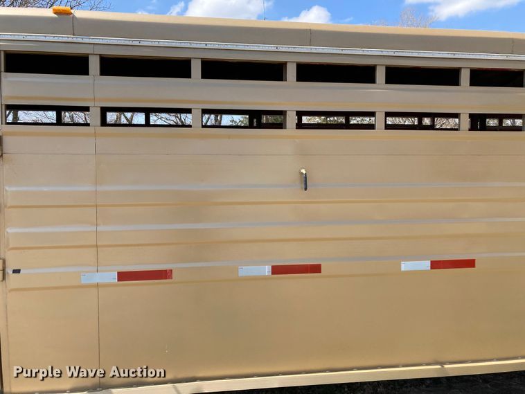 image for item HN9838 1996 Titan 1R3217  livestock trailer