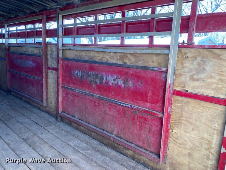 image for item HN9838 1996 Titan 1R3217  livestock trailer