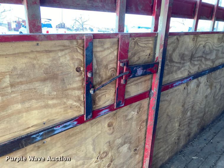 image for item HN9838 1996 Titan 1R3217  livestock trailer