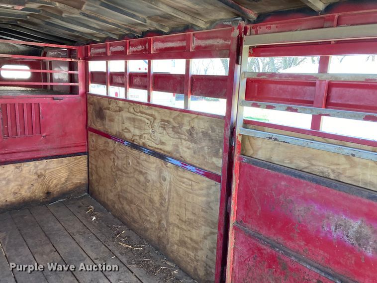 image for item HN9838 1996 Titan 1R3217  livestock trailer