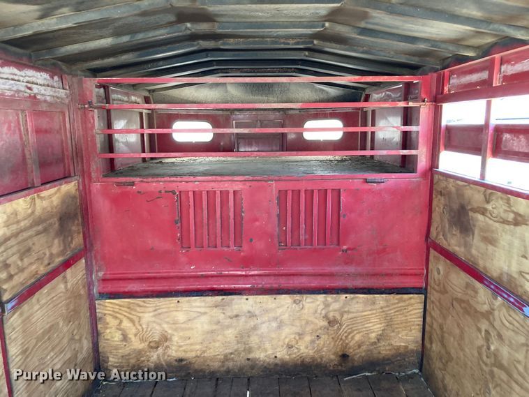 image for item HN9838 1996 Titan 1R3217  livestock trailer
