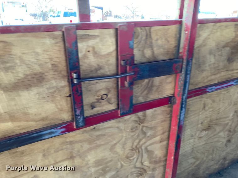 image for item HN9838 1996 Titan 1R3217  livestock trailer