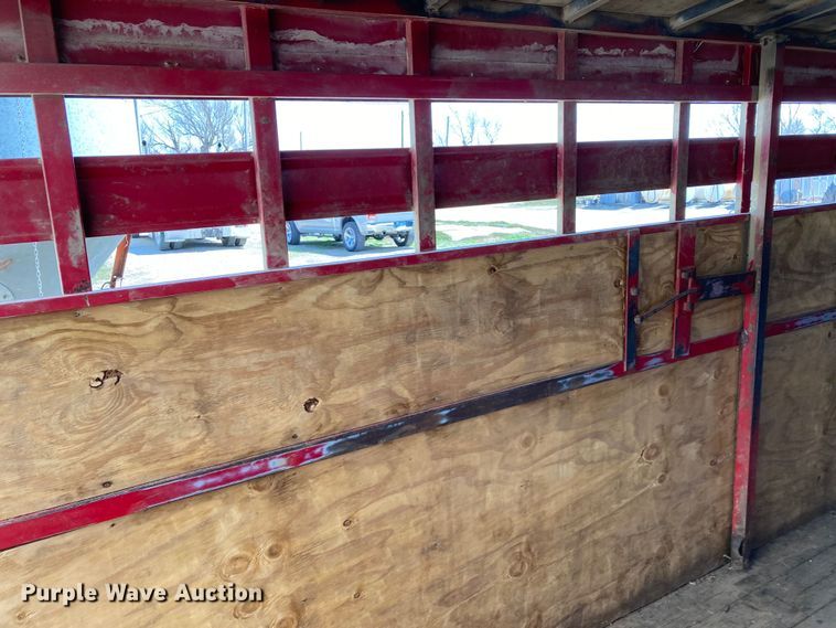 image for item HN9838 1996 Titan 1R3217  livestock trailer