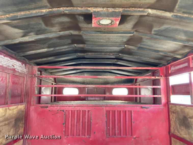 image for item HN9838 1996 Titan 1R3217  livestock trailer