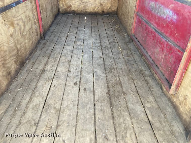 image for item HN9838 1996 Titan 1R3217  livestock trailer