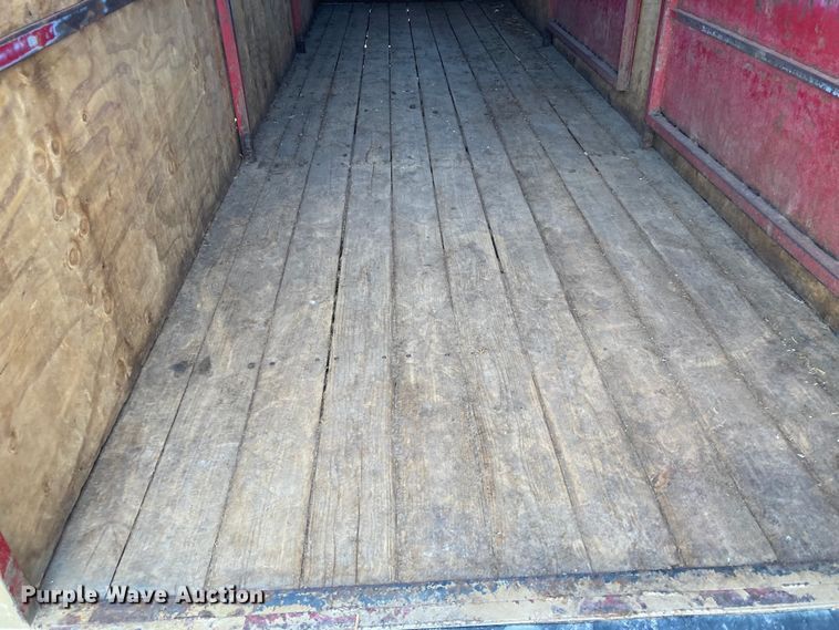 image for item HN9838 1996 Titan 1R3217  livestock trailer