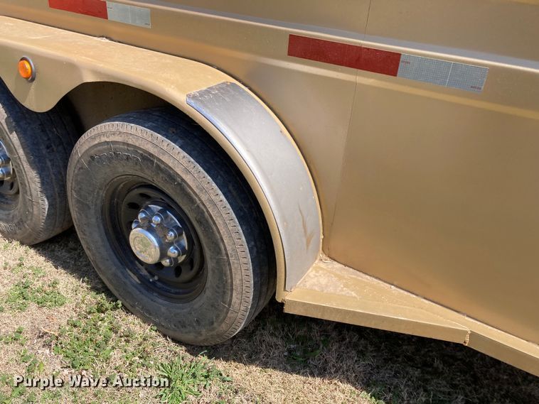 image for item HN9838 1996 Titan 1R3217  livestock trailer