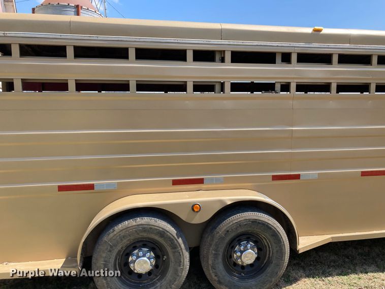 image for item HN9838 1996 Titan 1R3217  livestock trailer