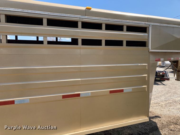 image for item HN9838 1996 Titan 1R3217  livestock trailer